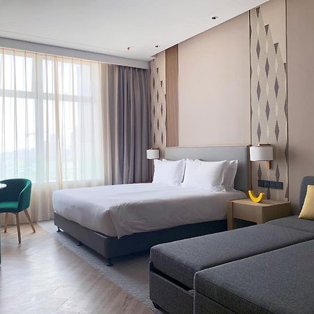 Holiday Inn Wuxi Central Station By Ihg Exterior foto